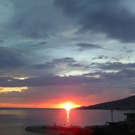 Aler Holiday Inn Sarande Ngoại thất bức ảnh