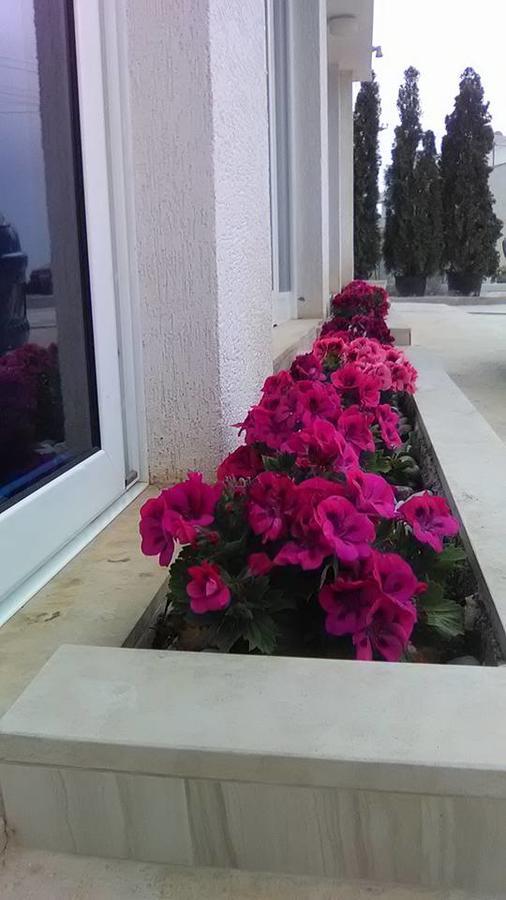 Aler Holiday Inn Sarande Ngoại thất bức ảnh