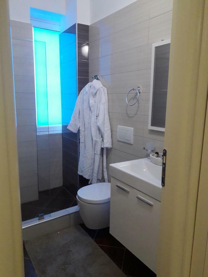 Aler Holiday Inn Sarande Phòng bức ảnh