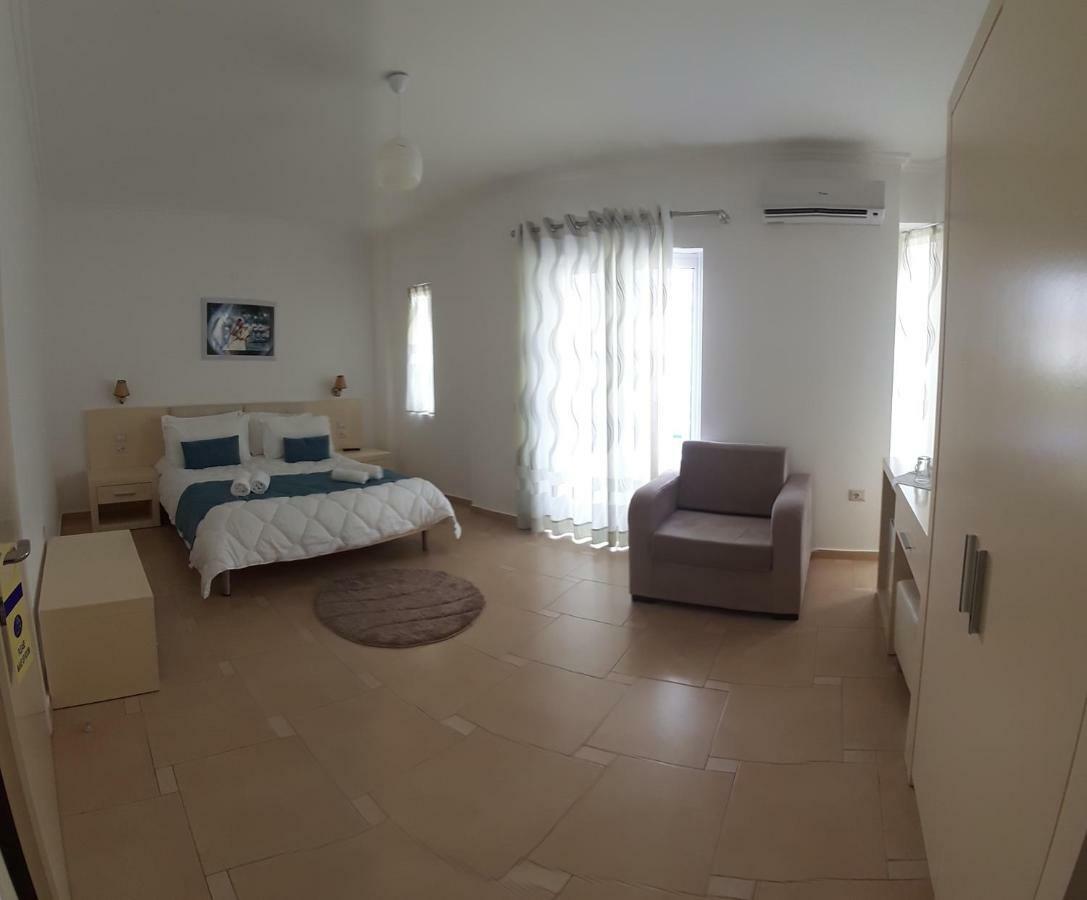 Aler Holiday Inn Sarande Phòng bức ảnh